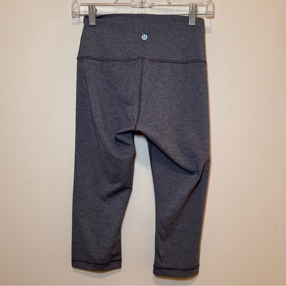 lululemon athletica Pants - Women’s Lululemon Wunder Under Crop High Rise size 6